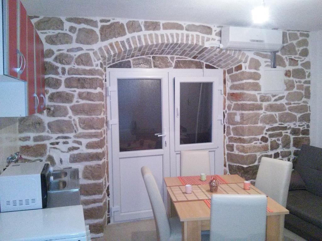 Holiday House Popovic Sućuraj Exterior foto